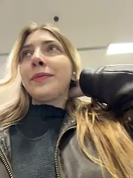 Snapshot of Sunny___Bunny chatting on February 2026 01:07:02 PM Sunny Bunny online show from February 2026 01:07:02 PM