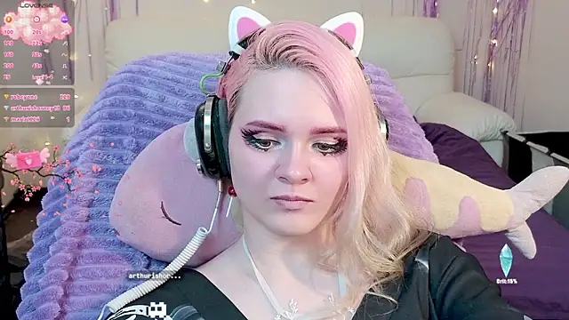 One Moment  online show from December 2024 10:00:01 PM