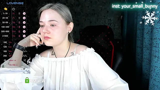 Snapshot of Your_small_bunny chatting on December 2025 02:19:01 AM Your small bunny online show from December 2025 02:19:01 AM