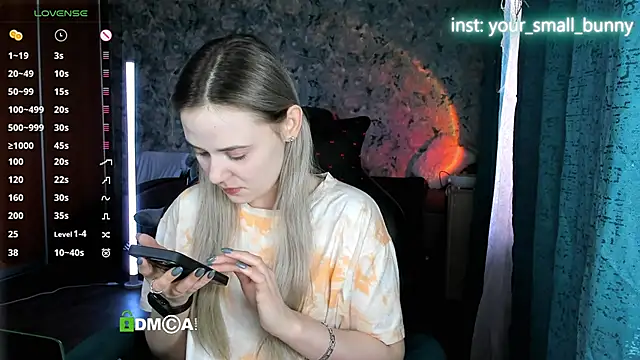 Snapshot of Your_small_bunny chatting on May 2026 02:08:01 AM Your small bunny online show from May 2026 02:08:01 AM
