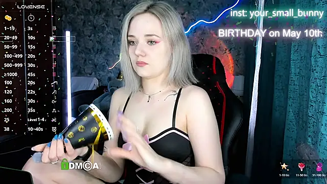 Snapshot of Your_small_bunny chatting on May 2026 02:06:02 AM Your small bunny online show from May 2026 02:06:02 AM