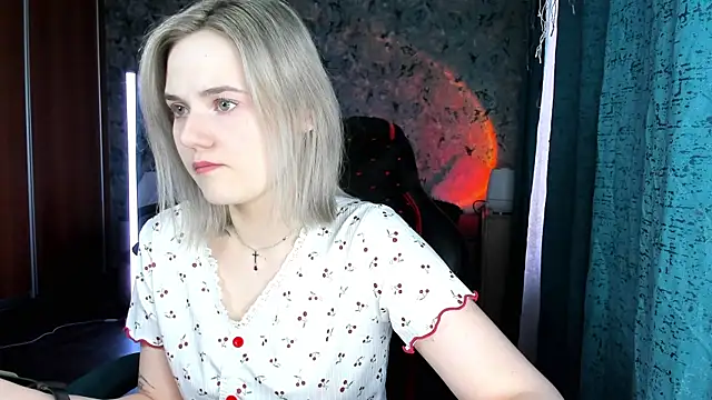 Snapshot of Your_small_bunny chatting on May 2026 02:08:02 AM Your small bunny online show from May 2026 02:08:02 AM