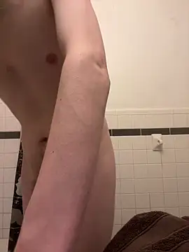 tallnerdyguy online show from February 2025 02:40:01 AM