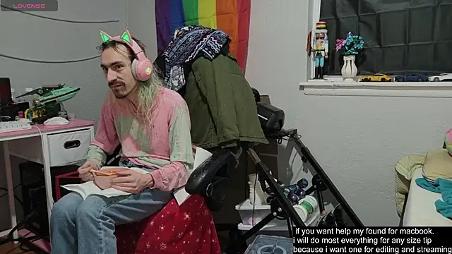 tallnerdyguy online show from November 2025 03:17:01 AM