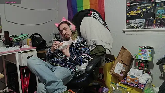 tallnerdyguy online show from April 2026 02:25:02 AM