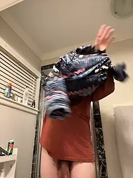 tallnerdyguy online show from June 2026 03:33:01 AM