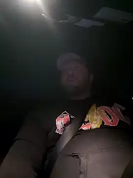 Strong Bear89 online show from January 2025 12:33:01 AM