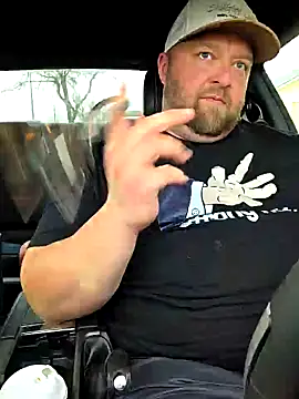 Strong Bear89 online show from February 2025 05:52:02 PM