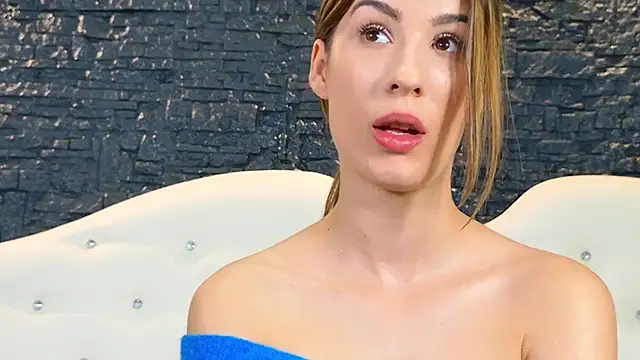 Snapshot of LaurynCopper chatting on December 2024 09:48:02 AM LaurynCopper online show from December 2024 09:48:02 AM