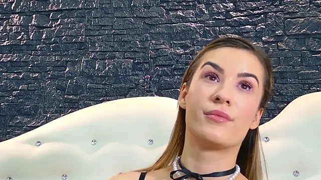 Snapshot of LaurynCopper chatting on January 2025 06:47:01 AM LaurynCopper online show from January 2025 06:47:01 AM