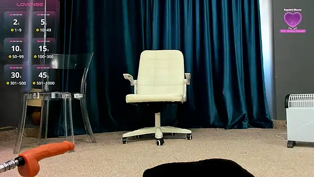 Snapshot of LaurynCopper chatting on November 2025 07:53:02 AM LaurynCopper online show from November 2025 07:53:02 AM