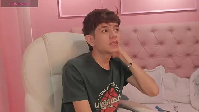 Snapshot of KLAUS_SUNRISE_XX chatting on December 2024 03:59:02 PM KLAUS SUNRISE XX online show from December 2024 03:59:02 PM