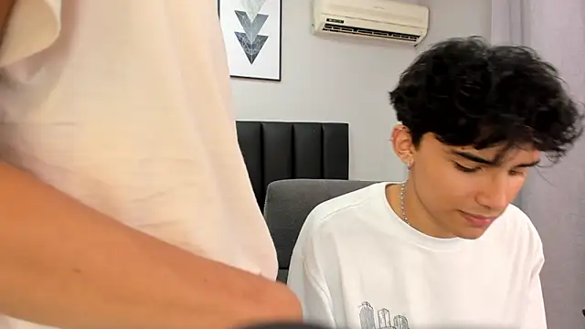 Snapshot of KLAUS_SUNRISE_XX chatting on January 2025 04:47:01 AM KLAUS SUNRISE XX online show from January 2025 04:47:01 AM