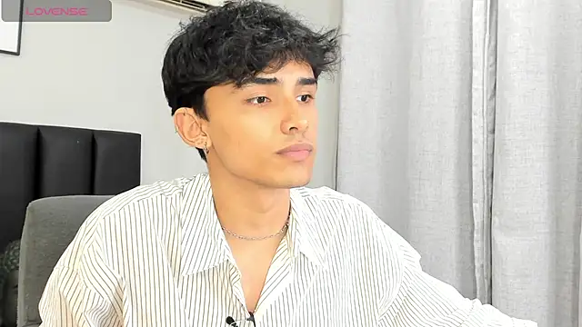 Snapshot of KLAUS_SUNRISE_XX chatting on January 2025 06:03:02 AM KLAUS SUNRISE XX online show from January 2025 06:03:02 AM