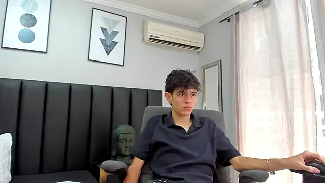 Snapshot of KLAUS_SUNRISE_XX chatting on March 2025 05:39:02 PM KLAUS SUNRISE XX online show from March 2025 05:39:02 PM