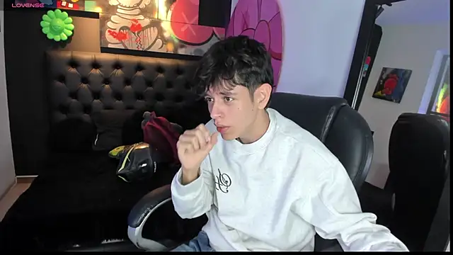 Snapshot of KLAUS_SUNRISE_XX chatting on March 2025 12:40:02 AM KLAUS SUNRISE XX online show from March 2025 12:40:02 AM