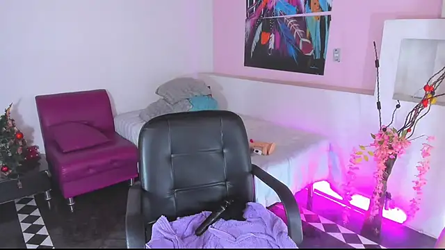 Snapshot of lunoxx_ chatting on December 2024 01:28:01 PM lunoxx online show from December 2024 01:28:01 PM