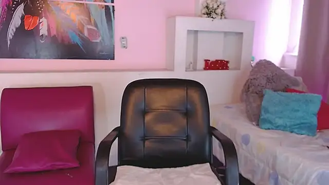 Snapshot of lunoxx_ chatting on February 2025 03:31:02 PM lunoxx online show from February 2025 03:31:02 PM