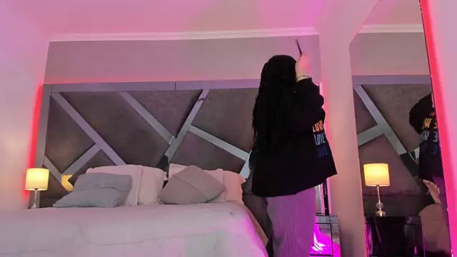 AmberiniHoffman online show from March 2025 11:48:01 AM