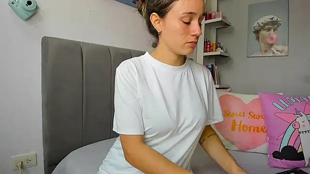naughtyloverss online show from June 2026 03:43:02 PM