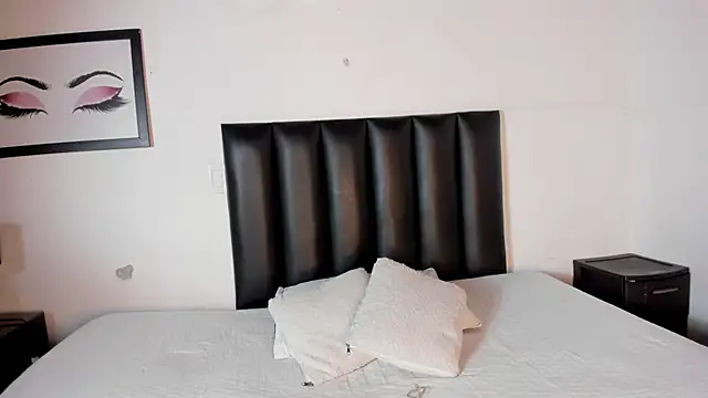 Khenta Michells online show from November 2025 11:25:01 AM