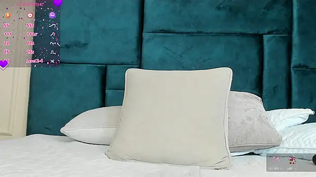 Charlotte Mayer online show from December 2024 02:44:01 PM