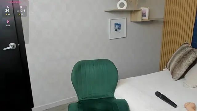 Charlotte Mayer online show from May 2026 02:45:01 PM
