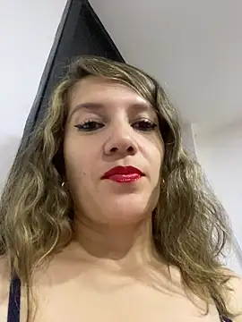 gwen ashly online show from April 2026 09:06:02 PM