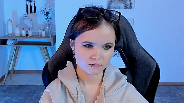 Elainebeness online show from February 2025 10:45:01 PM