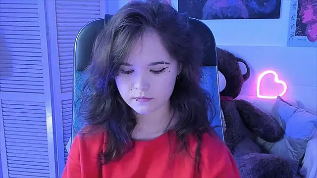 Elainebeness online show from September 2025 07:36:01 PM