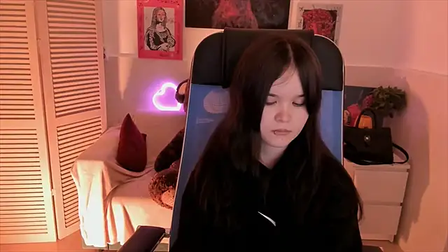 Elainebeness online show from November 2025 07:26:01 PM