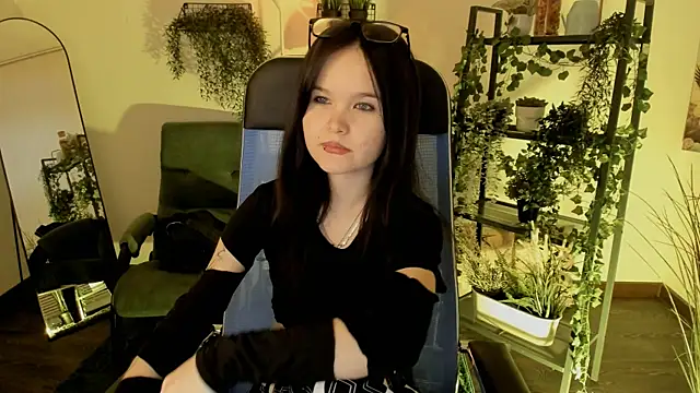 Elainebeness online show from May 2026 04:04:02 PM