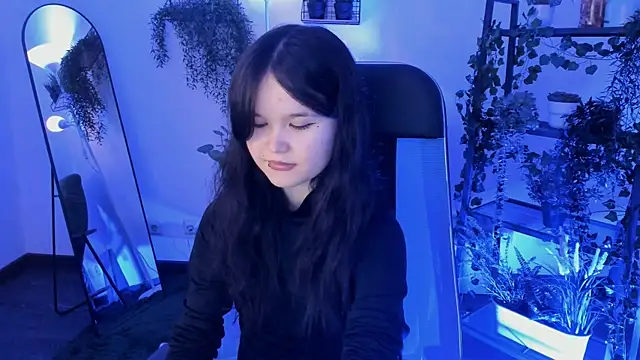 Elainebeness online show from June 2026 10:37:01 PM