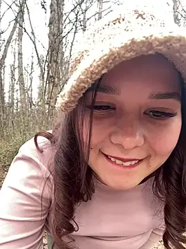 PoppyRobinson online show from December 2024 12:16:02 PM