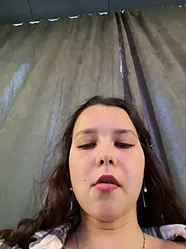 PoppyRobinson online show from December 2024 12:06:01 PM