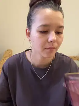 PoppyRobinson online show from January 2025 08:05:01 AM