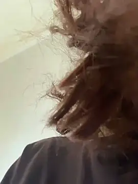 PoppyRobinson online show from January 2025 08:11:02 AM