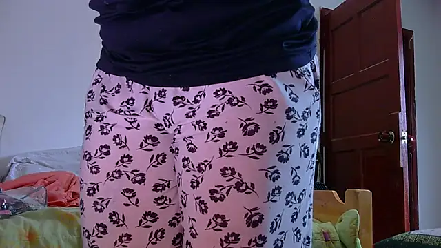 Miss oliviaa online show from February 2025 07:07:01 PM