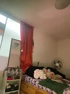 Miss oliviaa online show from March 2026 10:27:01 PM