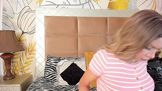 amazing dolltsx online show from December 2024 07:12:01 PM