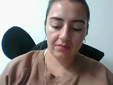 Snapshot of _karlie_kloss_ chatting on January 2025 12:42:02 AM karlie kloss online show from January 2025 12:42:02 AM