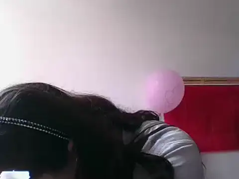 Snapshot of _karlie_kloss_ chatting on February 2025 08:47:02 PM karlie kloss online show from February 2025 08:47:02 PM