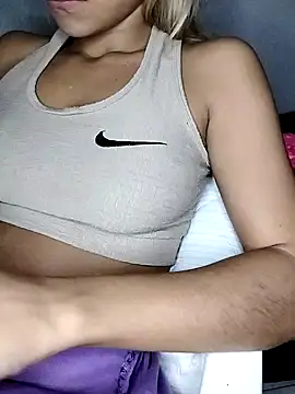 fofinhaa12 online show from March 2025 10:06:02 AM