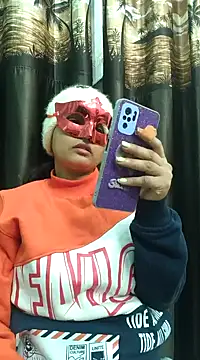 Snapshot of bigtitsqueen chatting on December 2024 04:05:02 PM bigtitsqueen online show from December 2024 04:05:02 PM