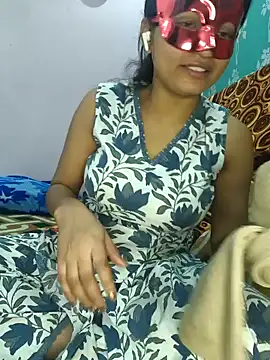 Snapshot of bigtitsqueen chatting on January 2025 03:33:02 AM bigtitsqueen online show from January 2025 03:33:02 AM