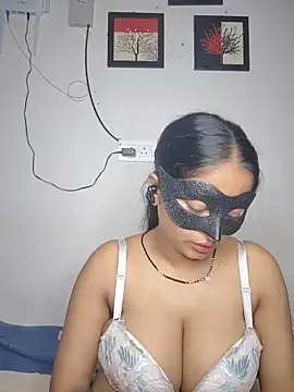 bigtitsqueen online show from May 2026 03:24:02 AM