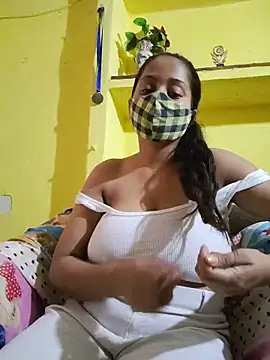 bigtitsqueen online show from June 2026 06:52:02 AM
