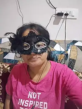 bigtitsqueen online show from July 2026 10:08:01 PM