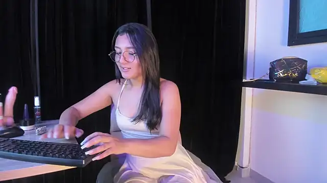 Afrodita Shalom online show from December 2024 11:44:02 AM