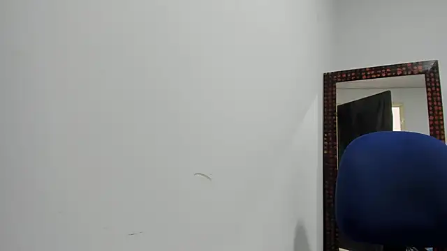 Snapshot of Karljensen33 chatting on December 2024 03:53:02 PM Karljensen33 online show from December 2024 03:53:02 PM